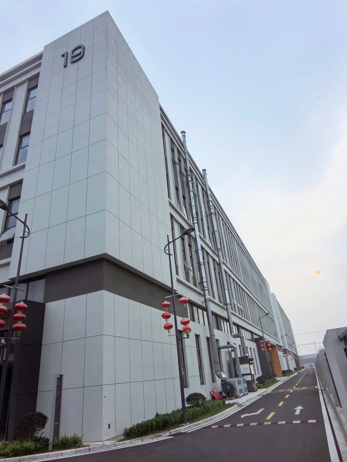 Shenglin curtain wall headquarters at dusk
